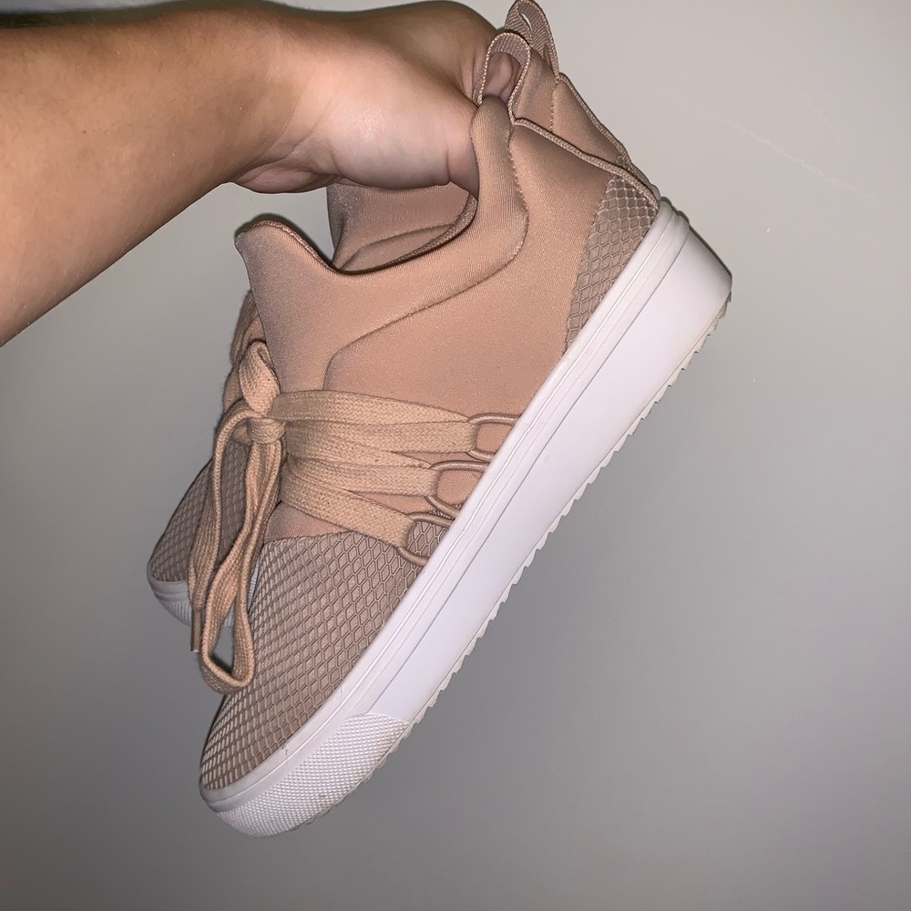 Steve Madden sneakers - Picture 1 of 5